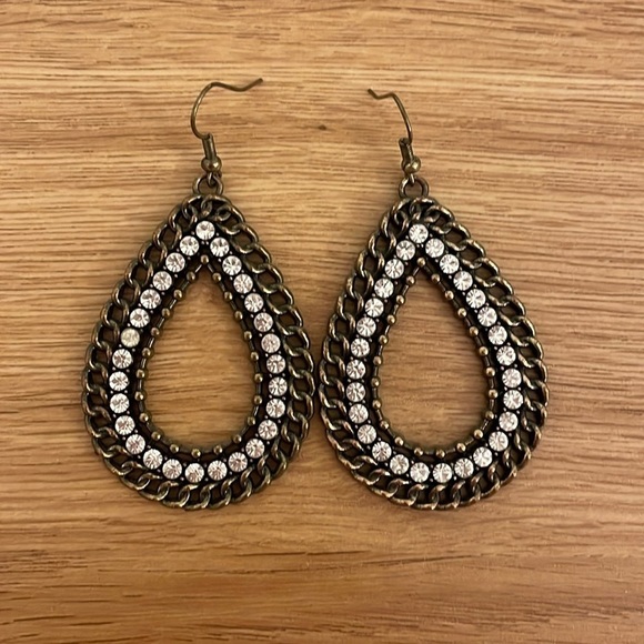 Chain Detailed Earrings - Picture 1 of 3